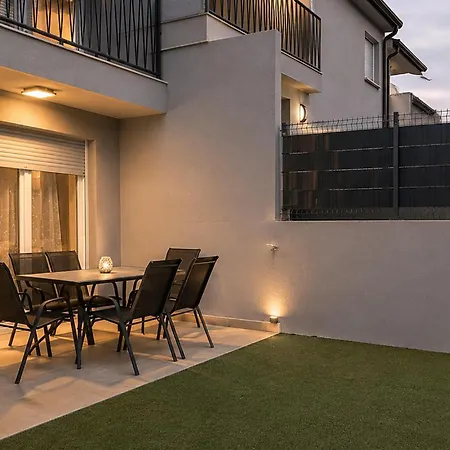 3 Bedroom Gorgeous In Porec