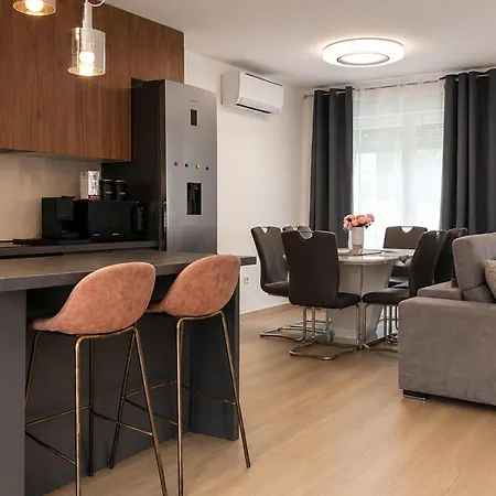 3 Bedroom Gorgeous In Vakantiehuis *