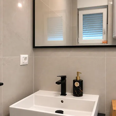 Vakantiehuis 3 Bedroom Gorgeous In *